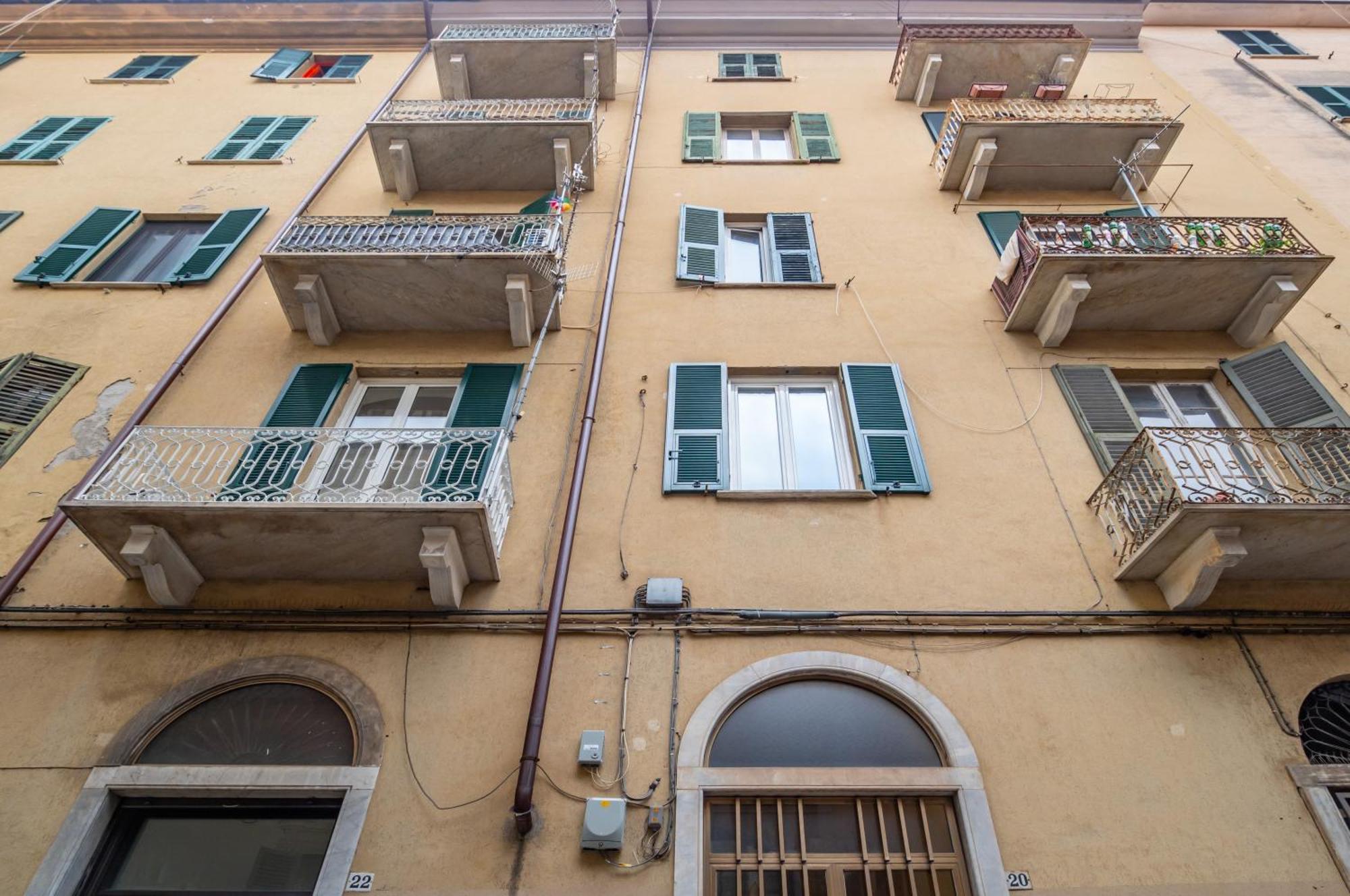 Castello San Giorgio & Railway Station Lovely Flat Специя Екстериор снимка